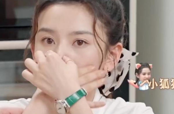 宋祖儿学狐狸表情太用力，拿开手看清鼻子状态，让粉丝捏把汗