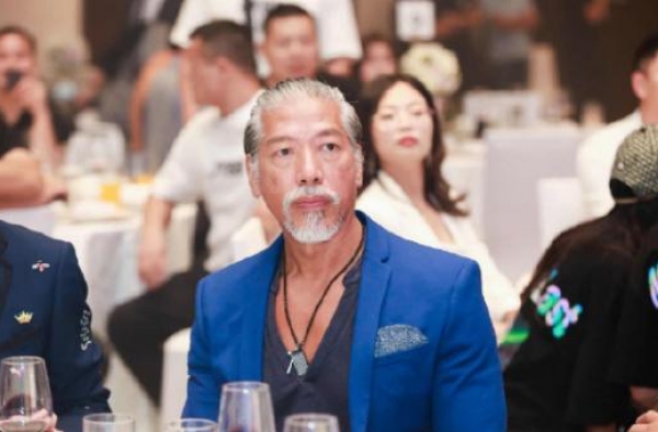 曾经的“四大反派”齐聚一堂，57岁张耀阳老到认不出，爷青没