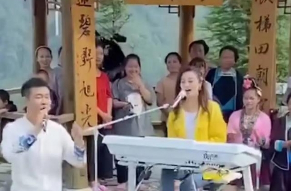 玖月奇迹现身活动，男方却换他人，久无互动又引离婚猜疑