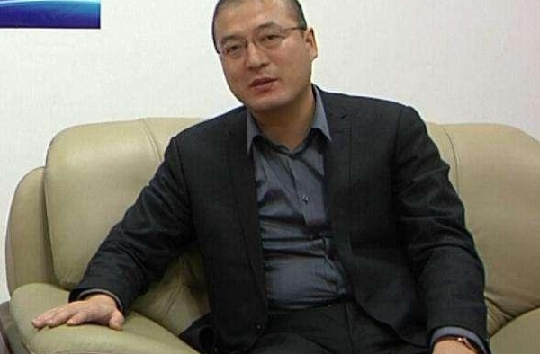 黄忠东突然离世，继承遗产，还是继续勇闯娱乐圈，黄子陷入两难