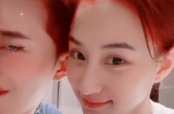 窦骁与富家女沉迷恋爱无心工作？粉丝催何超莲：让他出来搞事业吧