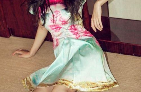 死性不改？李小璐深夜娇羞地说喜欢帅哥 脖子上疑有草莓印