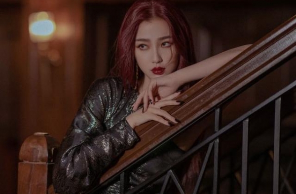 当年被小导演看中走红，不听劝非嫁穷小子，至今却等不到婚礼