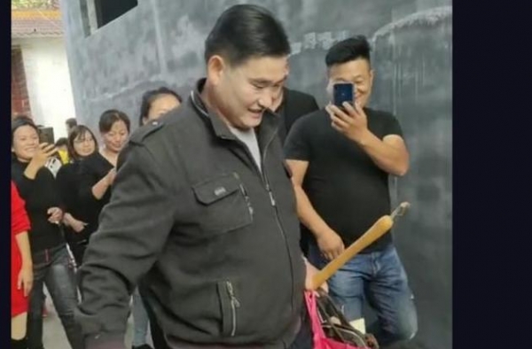 比树先生还惨！朱之文31岁才结婚，二婚带娃、残疾的都看不上他