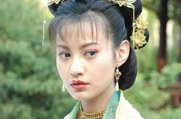 15年后再看《小鱼儿与花无缺》：人到中年，多想成为江玉燕