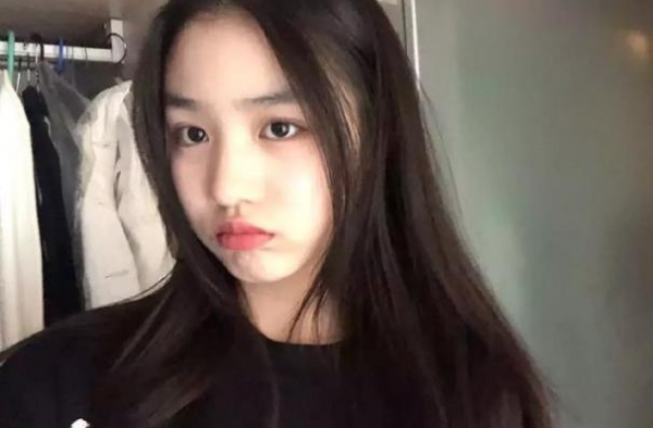 汪峰的大女儿长开了，15岁就拥有“初恋脸”，身高超过章子怡
