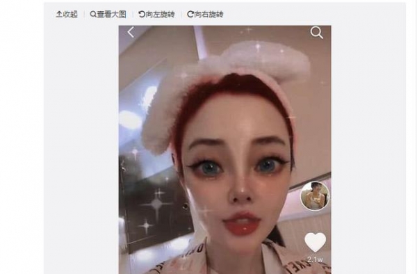 李小璐“草莓印”引热议：看似完美的一副牌，为何被她打得稀烂？