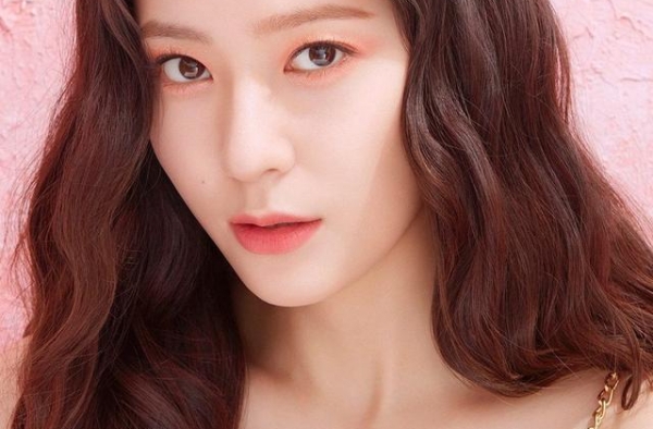 性感好身材的韩国女星郑秀晶拥有极品高冷御姐气质