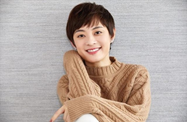 明星省钱有多拼？郑爽自制泡菜热巴锅用4年算什么，我真服黄明昊