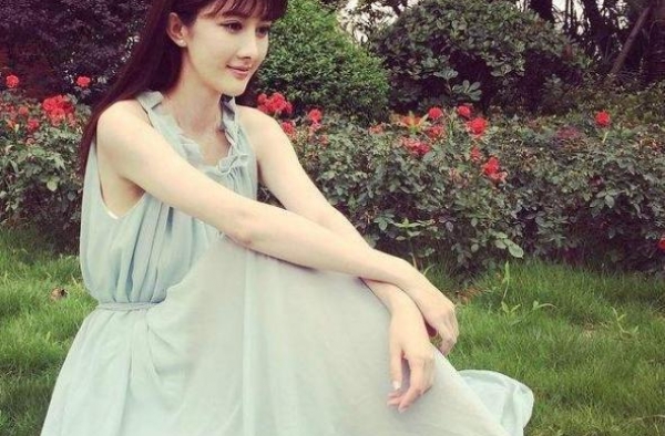 她曾拿下超女冠军，今整容失败像“怪物”,被嘲只有眼珠是真的