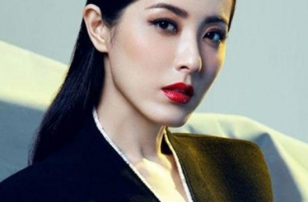 她被称两百年一遇美女，3任男友都是影帝，出道20年却不温不火