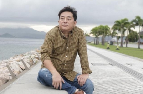 56岁吕方公开做父亲感受难掩喜悦，女儿尚未满岁已有意追生儿子