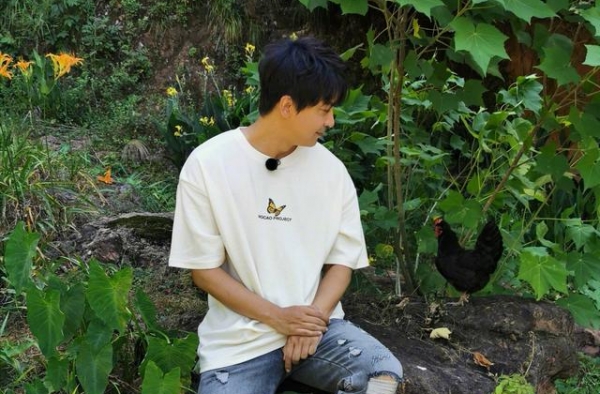 继“我是你爹”后李佳航再次发文，不愧是爱情公寓最有种的男人