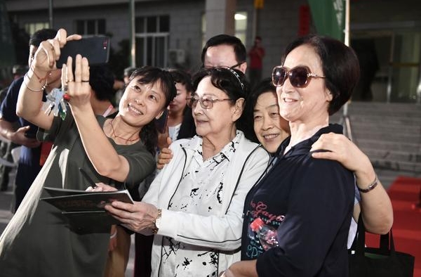 王晓棠、王宸：中国电影未来发展一定要走中国的路