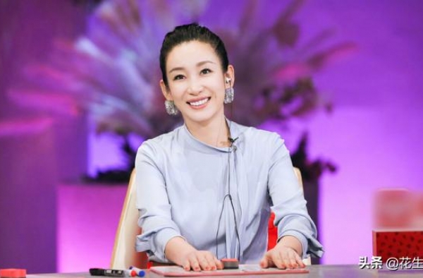 42岁秦海璐传奇人生：起初梦想做白领，没曾想最后却成大明星