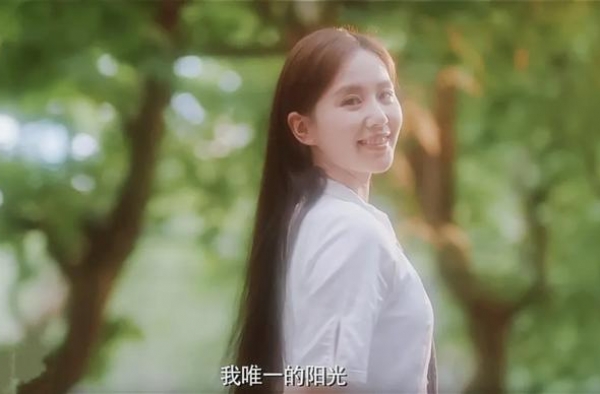 影视剧学生造型盘点，刘诗诗都当妈了，新剧《流金岁月》依然惊艳
