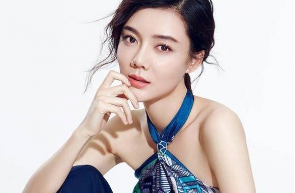 母亲是国家一级演员，车晓一生顺遂，唯一的不平还是嫁入豪门