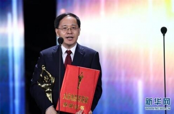黄晓明摘百花奖最佳男主：希望大家记住真英雄，忘记台前的演员