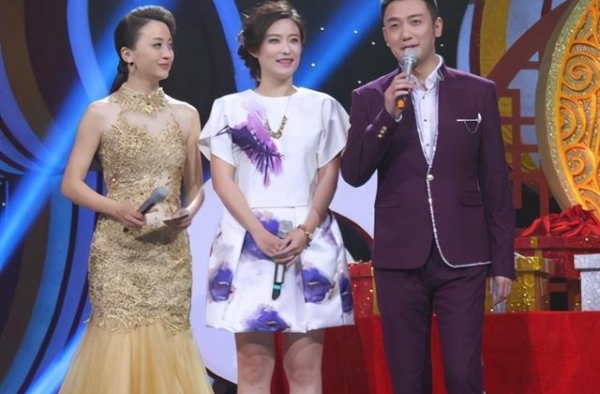 央视曾经最帅的主持人，被辞退后转行当演员，37岁荣获影帝