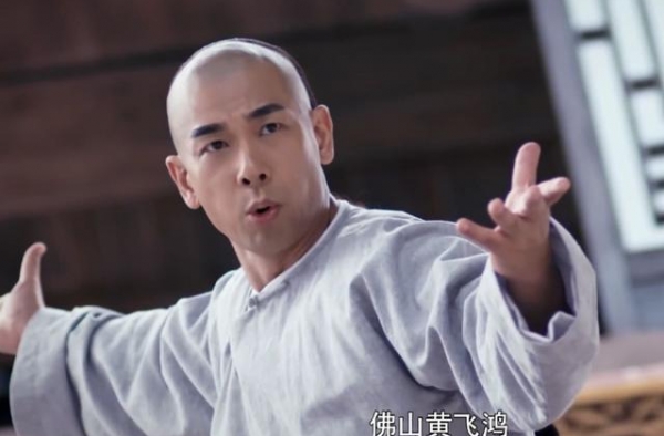 赵文卓独栋别墅豪宅，庭院犹如景点一般，一个儿童玩具凳要5千