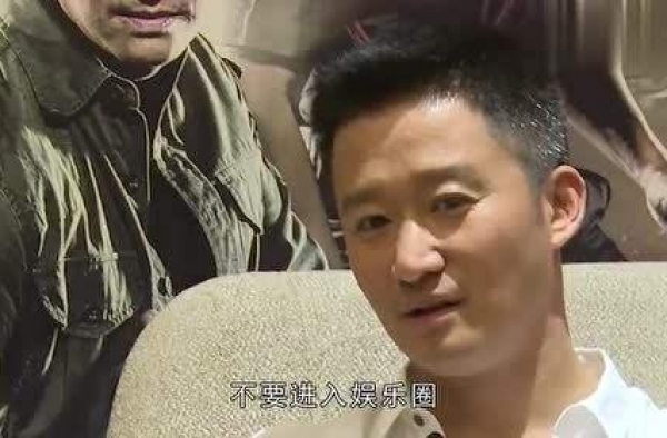 男演员疑似猥亵女生，女作家痛斥导演占便宜，吴京当初说得真没错