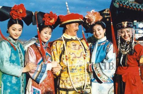 《还珠格格》里的令妃到底是什么身份？为何皇帝对她百依百顺