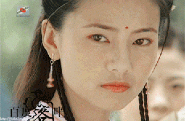 不愧是国民女神，高圆圆每次都穿对衣服，气质拿捏死死的