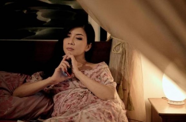 好尴尬！吴家丽戏中被小鲜肉脱衣诱惑，直言现实中接受不了忘年恋