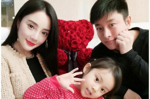 李小璐39岁生日无一明星祝福，再看人气爆棚的贾乃亮，她后悔吗