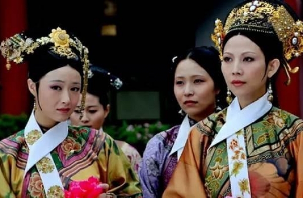 《甄嬛传》捧红了所有的主演，只有她没火，转行做了微商