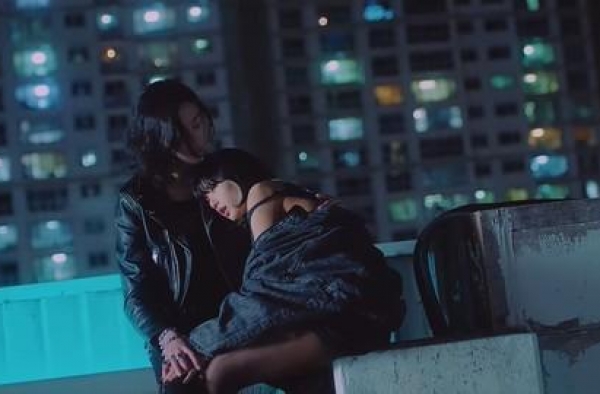 BLACKPINK MV男主就是歌曲创作人！正脸曝光根本偶像