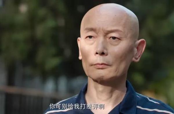 《家乡》演员演技比拼，黄渤挤不进前三，葛优后脑勺都带戏