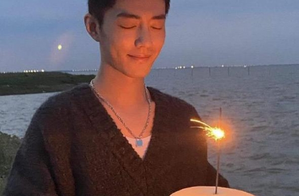 肖战粉丝又惹事？庆生惹全网暴骂：他到底是被黑，还是活该？