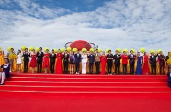 放歌新时代，致敬奋斗者——《2020唱响新时代》国庆特别节目