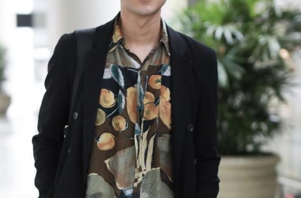 和经纪人结婚的明星，袁成杰微博求婚，自己经纪人却一脸迷茫
