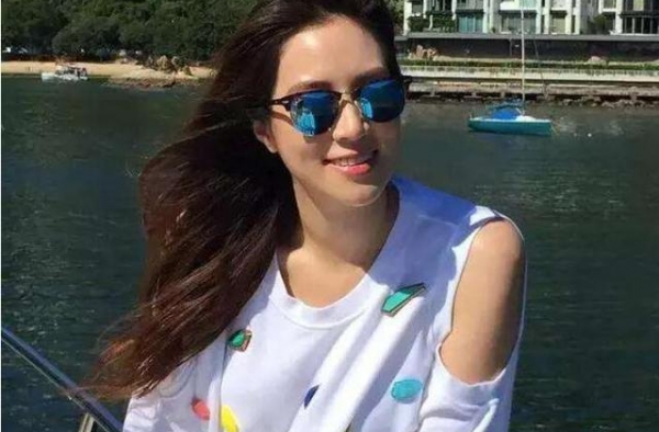 阔太徐子淇近照显富态，被传怀五胎，和两个儿子同框超有自豪感