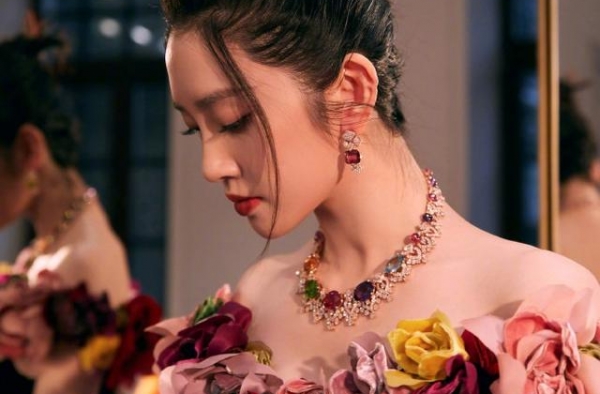 唐艺昕产后身材超好！张若昀甜蜜表白：这是我老婆，也是我孩她妈