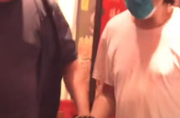 潘粤明发福显油腻，被错认洪金宝，绯闻女友相伴四年还不结婚？