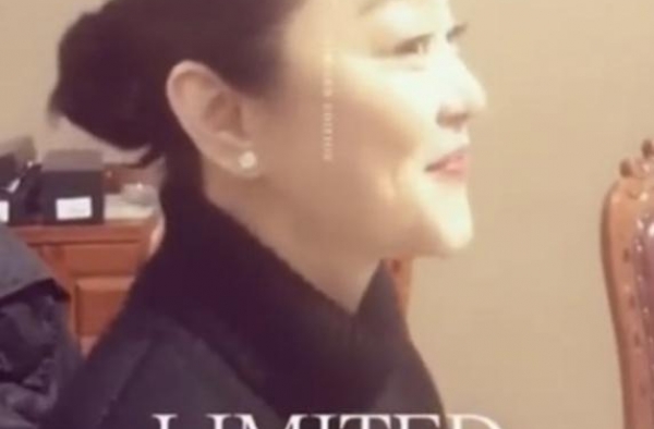 66岁林青霞罕现身，脸部现浮肿，曾多次被传与富豪老公已离婚