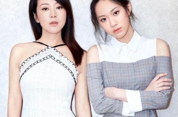 闫妮22岁女儿综艺首秀就被怼哭？赵薇：这是我见过最差的表演