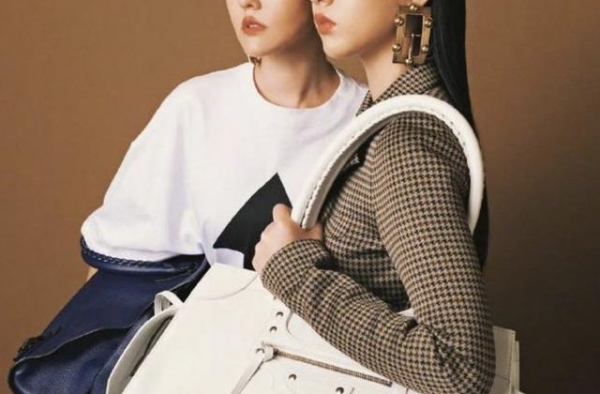 小S女儿合体拍杂志，姐姐厌世脸似超模，妹妹一副偶像剧女主模样