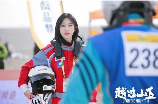 《越过山丘》监制：职场爱情戏某种程度上侮辱了女高管