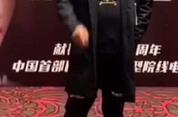 57岁谢东近况心酸，两鬓斑白四处商演，私生子身份至今不被认？