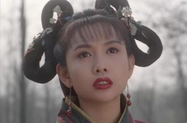 周笔畅：整容照着杨幂弄，最后却像刘诗诗，大方承认受观众夸奖