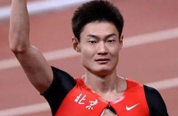 张培萌家暴事件再升级，妻子发布夺子监控视频，不足周岁小孩受惊