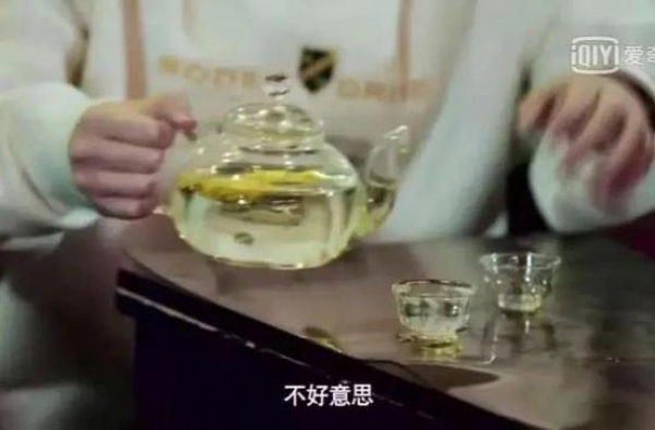 应采儿回怼朱丹：孩子吃饭的样子，暴露了你的家庭教养