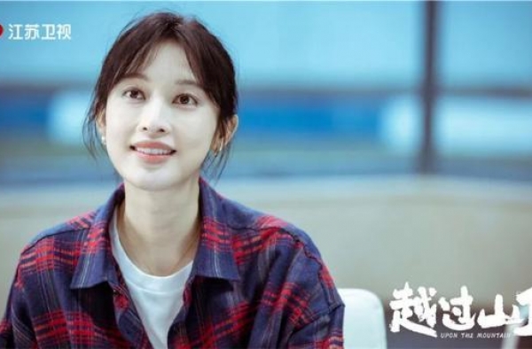 张俪专访：《越过山丘》本色出演，为记台词自制“迷你”剧本