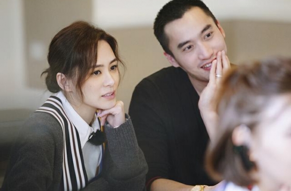 赖弘国用天花板健身裤子都快脱落，细节疑证明其仍住与阿娇的婚房