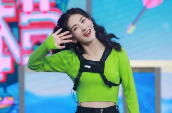 女儿3岁，谢娜又“双喜临门”,何炅发红包祝福，张杰也太幸福了