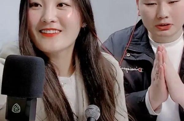 大衣哥儿媳着急成为一名网红，这样只会害了大衣哥的儿子和女儿